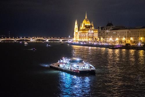 Budapest mit dem Twin City Liner 